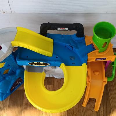 LOT 224: Collection of Vintage / Contemporary Toys