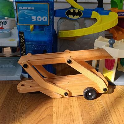 LOT 224: Collection of Vintage / Contemporary Toys