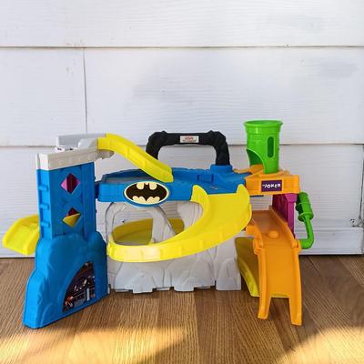LOT 224: Collection of Vintage / Contemporary Toys