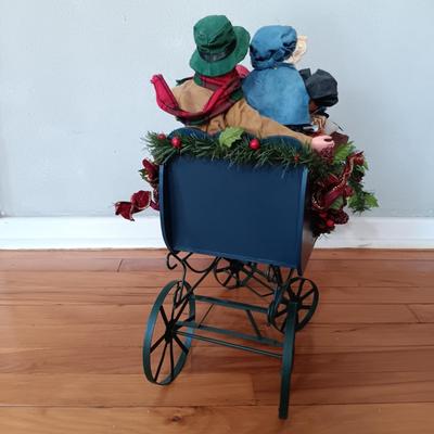 LOT 229: Animated Writing Santa with Candlelight & Christmas Carriage