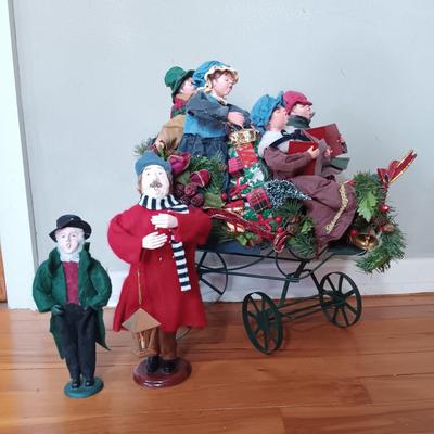 LOT 229: Animated Writing Santa with Candlelight & Christmas Carriage