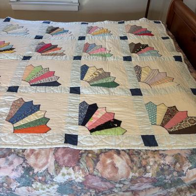 LOT 252: Vintage Handmade Patchwork Quilt with Fan Pattern