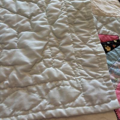 LOT 252: Vintage Handmade Patchwork Quilt with Fan Pattern