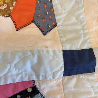 LOT 252: Vintage Handmade Patchwork Quilt with Fan Pattern