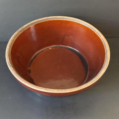 LOT 245: RRP Co Roseville Pottery Stoneware Crock, Hull Pottery Brown Drip Pottery Plate & Pitcher, Marcrest USA Pottery Brown Daisy...