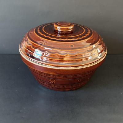 LOT 245: RRP Co Roseville Pottery Stoneware Crock, Hull Pottery Brown Drip Pottery Plate & Pitcher, Marcrest USA Pottery Brown Daisy...