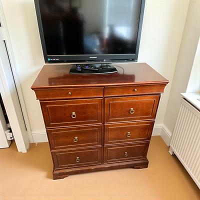 Sale Photo Thumbnail #147: Bombay Company Chest of Drawers  Two over Three Drawers.   38"X18"X39.5"  DOES NOT INCLUDE TELEVISION