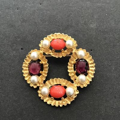 Sale Photo Thumbnail #40: Beautiful, goldtone, fashion, statement brooch. Please see attached photos.