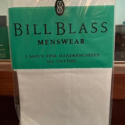 Golf gloves with a set of handkerchiefs