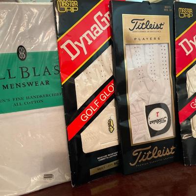 Golf gloves with a set of handkerchiefs