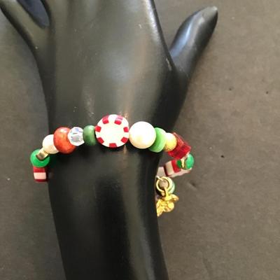 Sale Photo Thumbnail #106: Very nice Christmas fashion statement bracelet. Please see test photos.
