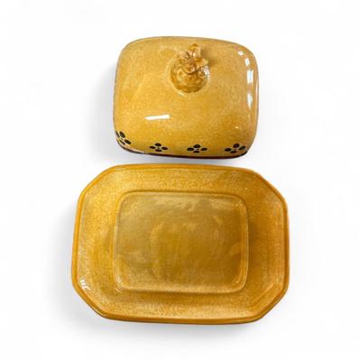 Sale Photo Thumbnail #182: Villeroy & Boch ,Yellow Butter Dish With Pineapple Handle