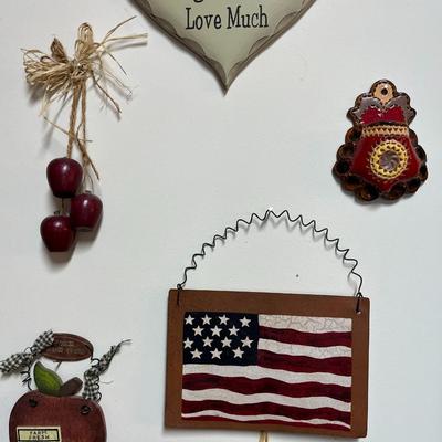 Sale Photo Thumbnail #203: Home Sweet Home Wall Art Display