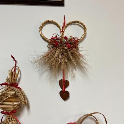 Sale Photo Thumbnail #205: Home Sweet Home Wall Art Display
