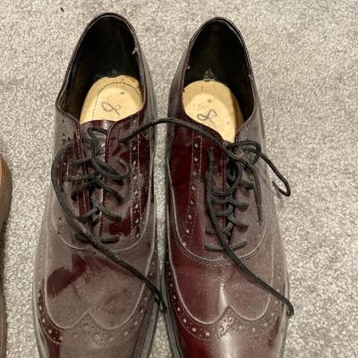 Men’s dress shoes & shoe stretchers