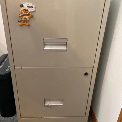 Two 2 drawer filing cabinet