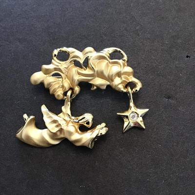 Beautiful vintage Giusti Christmas Angel Brooch