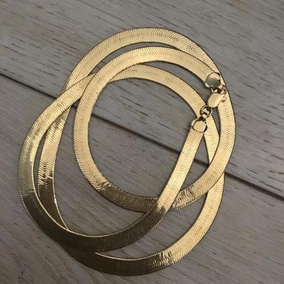 Vintage very nice flat thick gold tone, chain long necklace