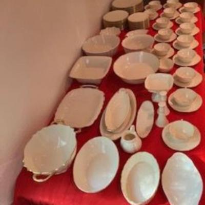 Lot Of 86 Pieces Of Lenox China