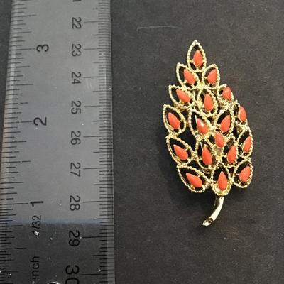 Sale Photo Thumbnail #136: Very nice gold tone, vintage fashion, brooch please see attached photos
