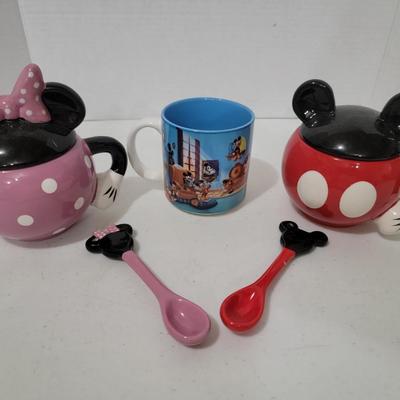 Mickey & Minnie Mugs with spoons