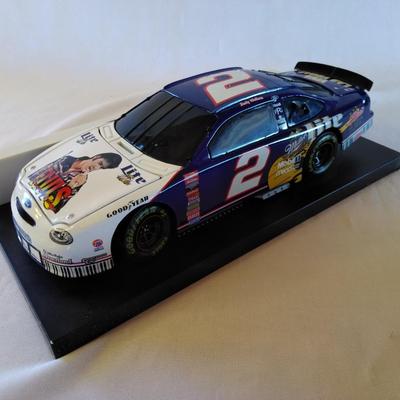 Sale Photo Thumbnail #29: 1998 Elvis Coin Bank Ford Taurus 1:24 Scale 1 of 15996 #W2498010253