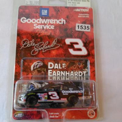 Sale Photo Thumbnail #63: 2001 GM Goodwrench Service Plus Monte Carlo 1:64 Scale 1 of 20880 #101105 / 2000 GM Goodwrench Service Center Monte Carlo 1:64 Scale 1 of 30024 #W6400160191