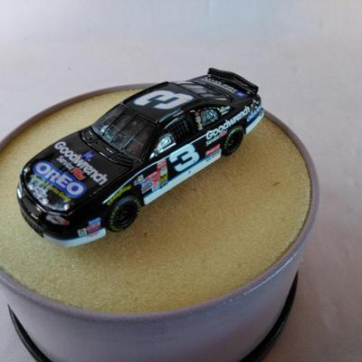 Sale Photo Thumbnail #67: 2001 OREO & GM Goodwrench Service Plus Chevrolet Monte Carlo in OREO Tin with COA 1:64 Scale 1 of 34161