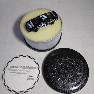 Sale Photo Thumbnail #66: 2001 OREO & GM Goodwrench Service Plus Chevrolet Monte Carlo in OREO Tin with COA 1:64 Scale 1 of 34161