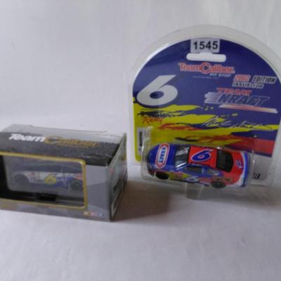 Sale Photo Thumbnail #129: 2002 Team Kraft Team Caliber Pit Stop Edition Issue #08 1:64 Scale #W066048KR / 2003 Kraft Team Caliber 1:64 Scale #MM30606KR