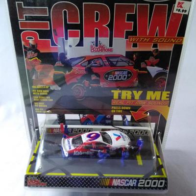 Sale Photo Thumbnail #153: 2000 Pit Crew with Sound Racing Champions 1:64 Scale #94001 / 2000 Stock Rods Racing Chapions 1:64 Scale 96700