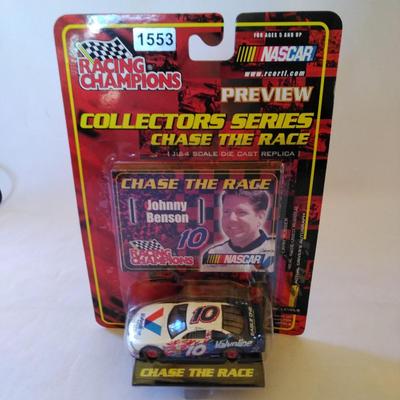 Sale Photo Thumbnail #200: 2001 Valvoline Preview Collectors Series Chase the Race 1:64 Scale #761207HA