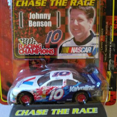 Sale Photo Thumbnail #201: 2001 Valvoline Preview Collectors Series Chase the Race 1:64 Scale #761207HA