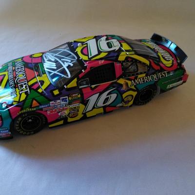 Sale Photo Thumbnail #212: (AUTOGRAPH WINDSHIELD) 2006 Soaring Dreams Preferred Series Team Caliber 1:24 Scale Max of 3,000 #GB6P216SD