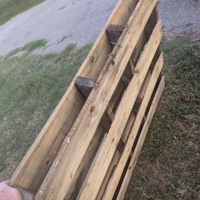 Wooden pallet 48" x 40" x 5"