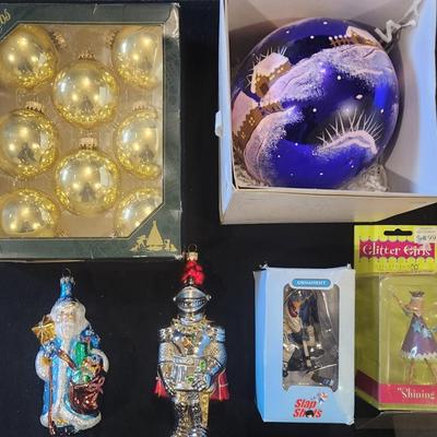 Sale Photo Thumbnail #231: Retro Christmas Holiday Decorations Lot - Thomas Kinkade Painter of Light Winter Olympics Ornament & many more

Will receive all items pictured as is. Most/all unopened