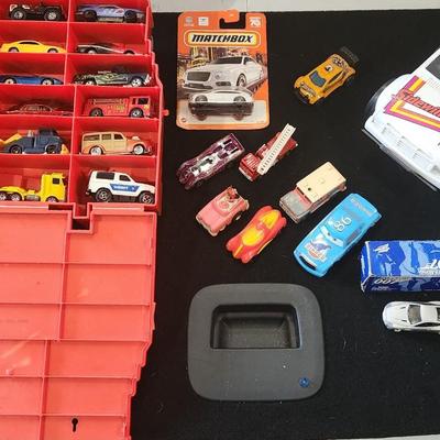 Sale Photo Thumbnail #124: Huge Vintage Hot Wheels Lot w/ Carrying case & other Race cars

Will receive all items as is.