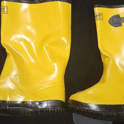 Sale Photo Thumbnail #375: Body Guard 1535-SLB-13 Yellow Slush Boots Size 9 Rubber

Will receive all items pictured as is.