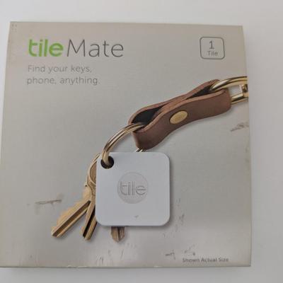 Tile Mate Bluetooth Tracker Key Finder for Keys, Phone, and More