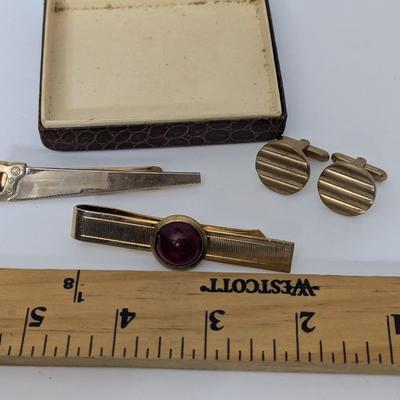 Vintage Swank Men’s Jewelry Set with Box Tie Clip Cufflinks and Saw Tie Bar