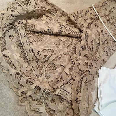 Lot 15 4 Vintage tablecloths