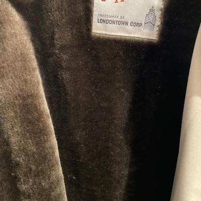 4 men’s dress coats