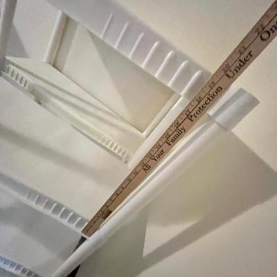 Lot 48 Rubbermade Plastic Shelves