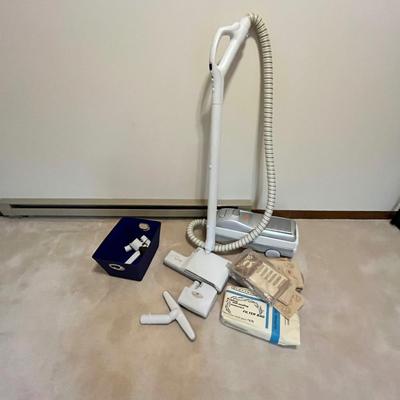 Lot 51 Electrolux Vac