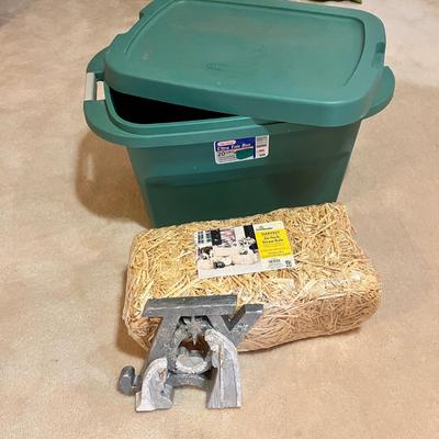 Lot 70 Tub of stuff.