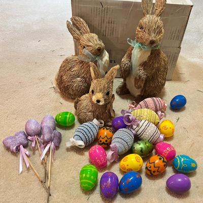 Lot 77 Easter Decor
