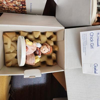 Collection of 5 M.J. Goebel Hummel Figurines