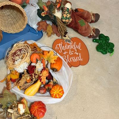 Lot 78 Tub of Thanksgiving