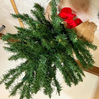 Lot 79 More wreaths & greenery