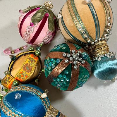 Lot 80 Vintage MCM Kit ornaments